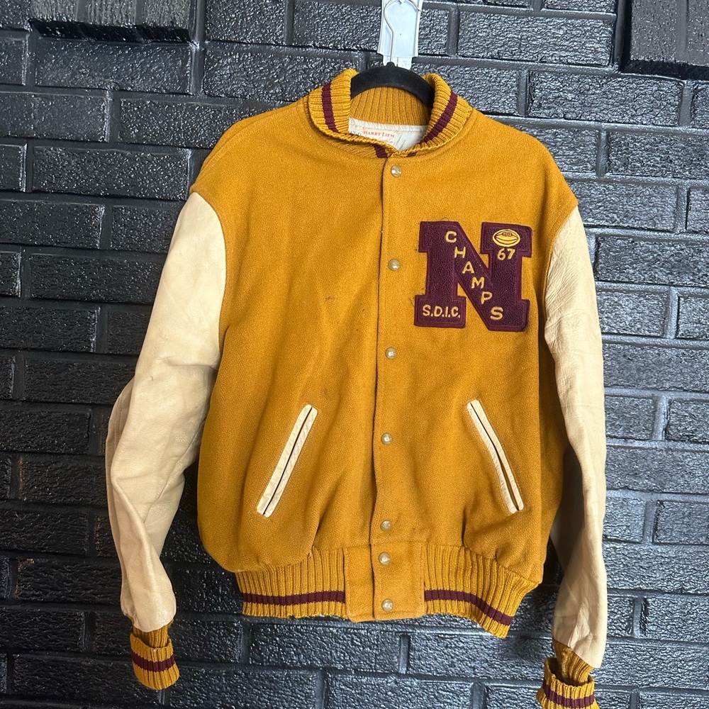 True Vintage 60s Varsity Jacket with Patches Size 48 Fits like a Large